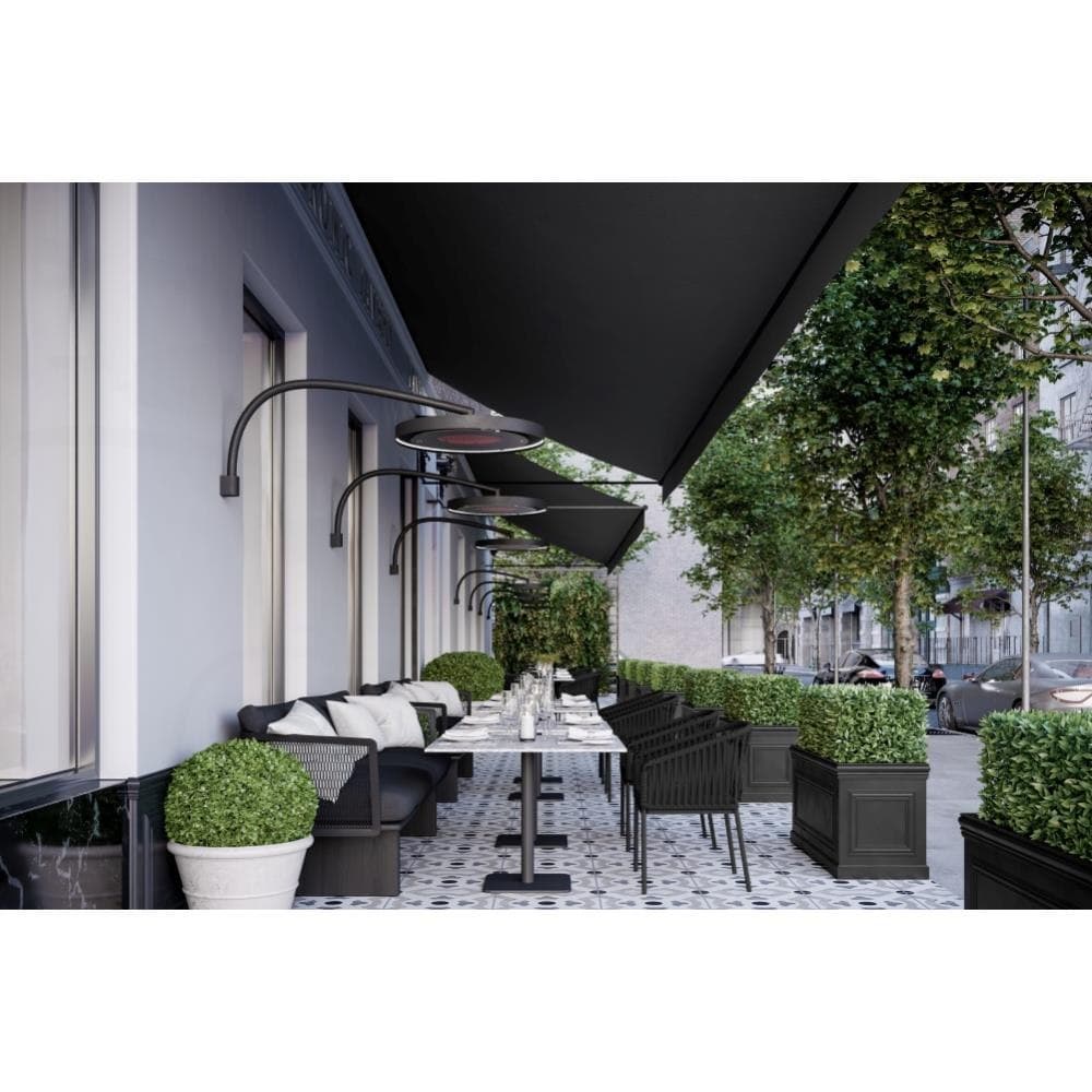 Outdoor Dining & Terraces